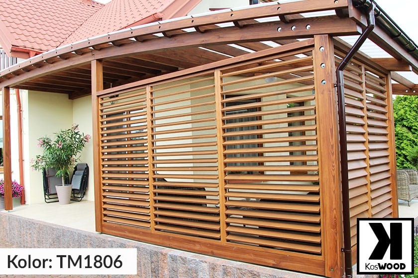 Zadaszenie tarasu w odcieniach brązu