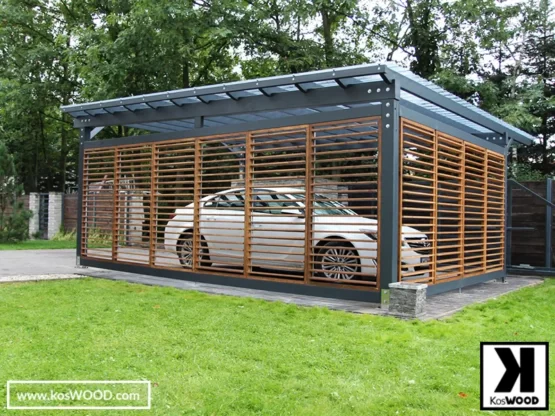 Wiata garażowa z zabudową z żaluzji shutters